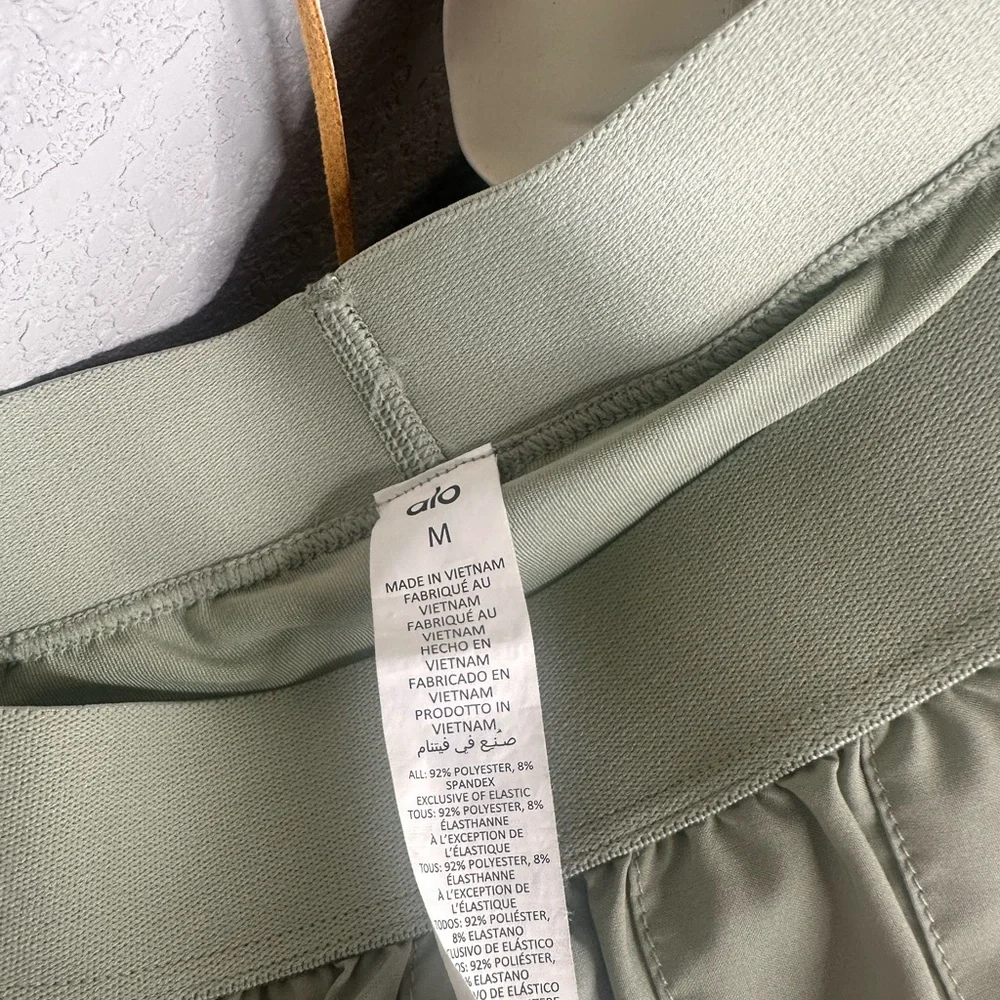 ALO Yoga Varsity Tennis Skirt • Limestone Green • Sz M
